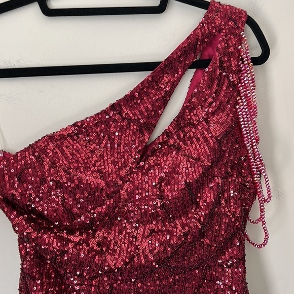 NWT One Shoulder Sequins Maroon Dress - Picture 4 of 7